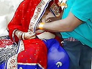 desi poonam ko sasur ne lalach deker chut ko pela