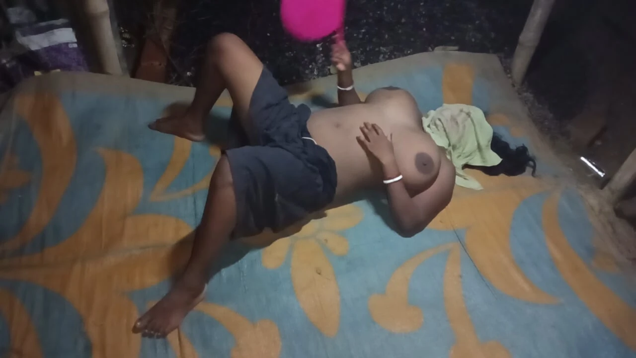 Bhabhi ko bahut garmi lagi thi fir bhi chudai karne Diya