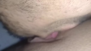 ITNE TIME BAAD BHABI KI CHUT KA PANI CHATA…BOLI MAZA AAGAYA AUR JOR SE CHATO