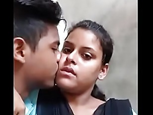 Desi college lovers hot kiss